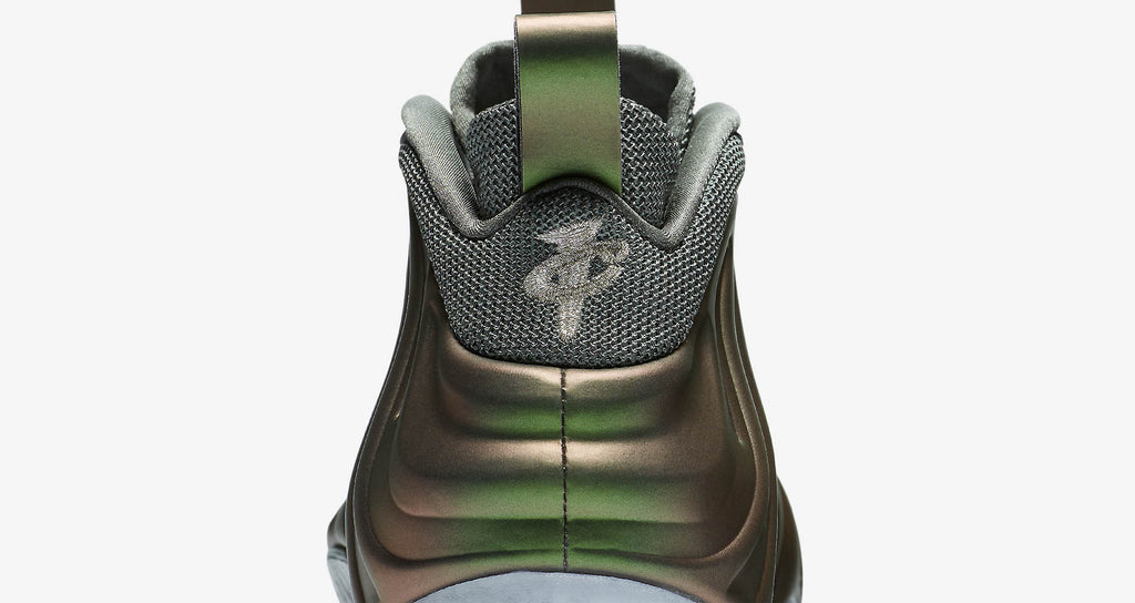 Nike Womens Air Foamposite One size 11. Dark Stucco Green Black. AA3963-001.